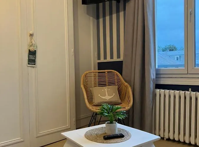 德拉柯德富勒里酒店 2*