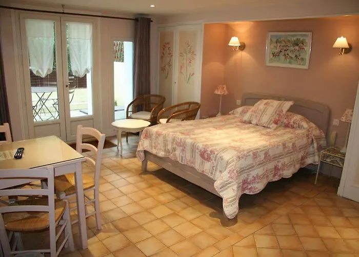 Hotel De La Cote Fleurie 2*